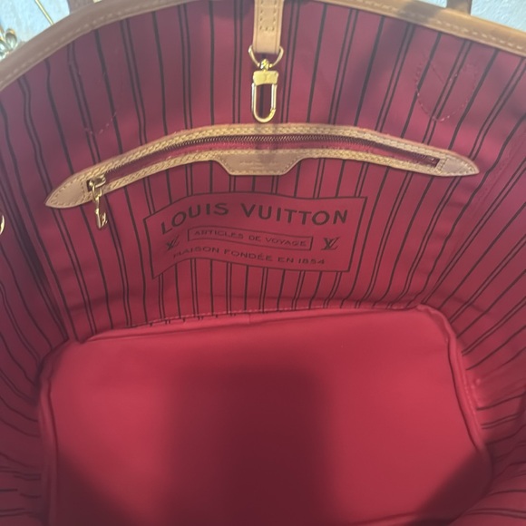 Louis Vuitton Neverfull MM - Picture 7 of 17